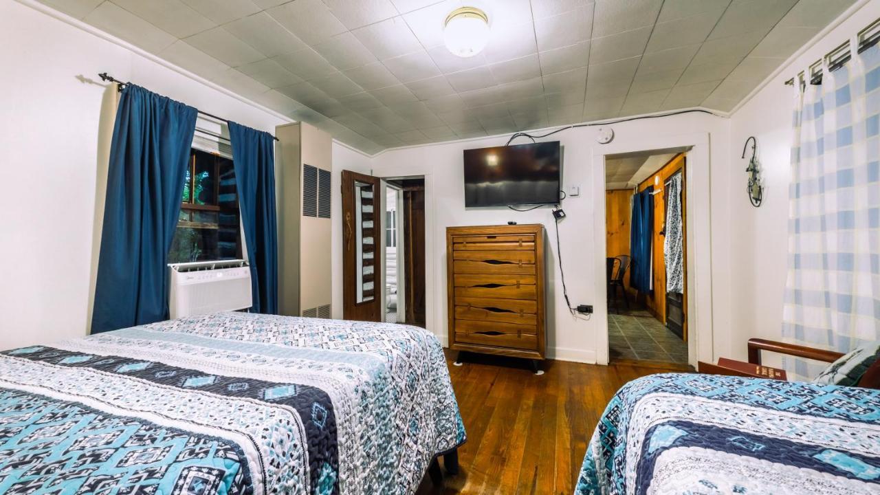 Log Cabin Motor Court 阿什维尔 外观 照片