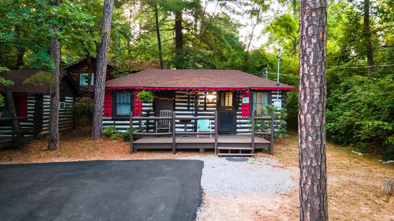 Log Cabin Motor Court 阿什维尔 外观 照片