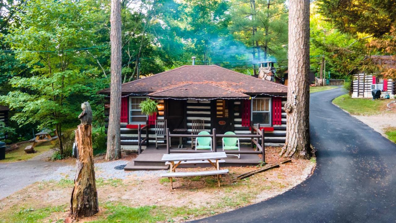 Log Cabin Motor Court 阿什维尔 外观 照片