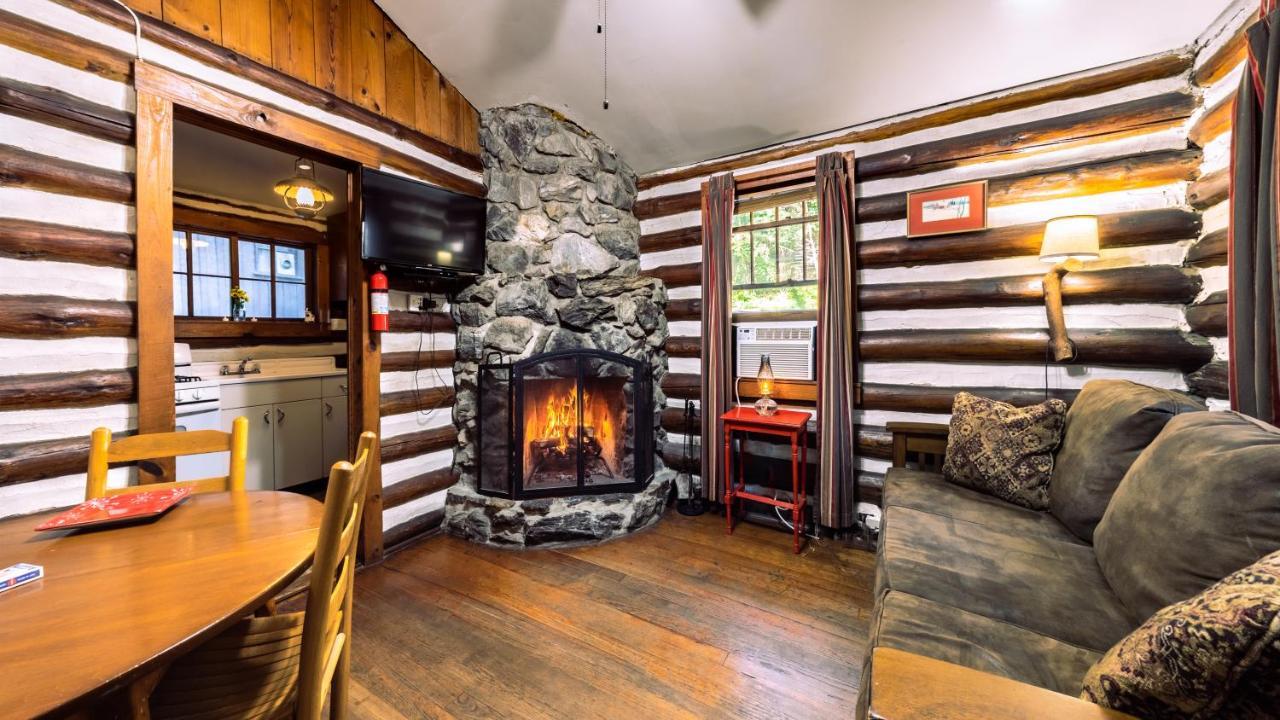 Log Cabin Motor Court 阿什维尔 外观 照片