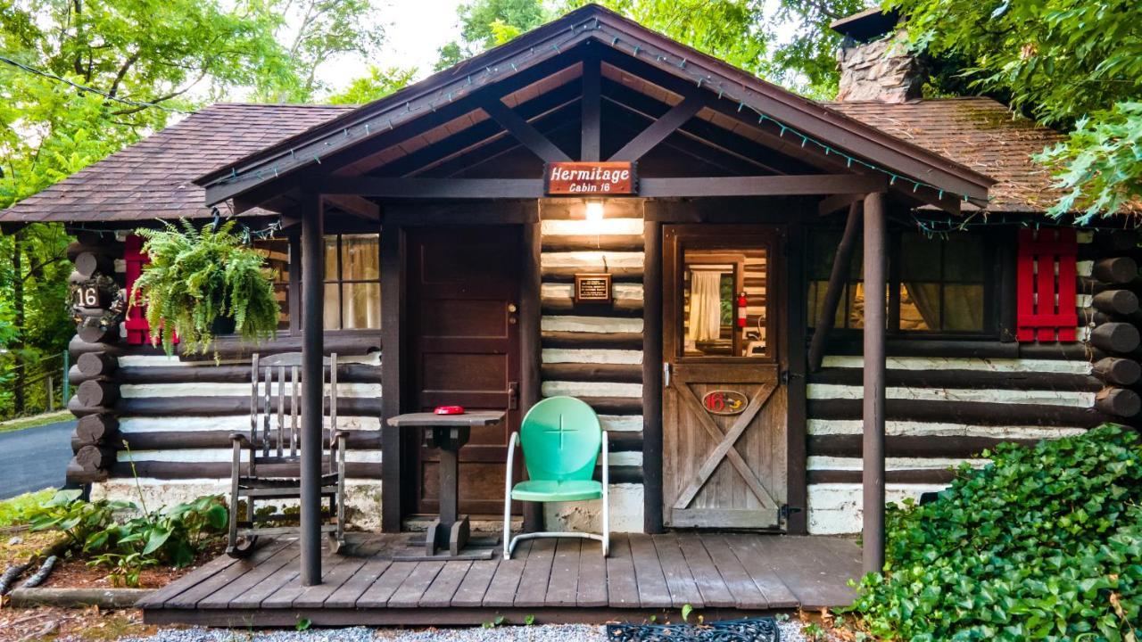 Log Cabin Motor Court 阿什维尔 外观 照片