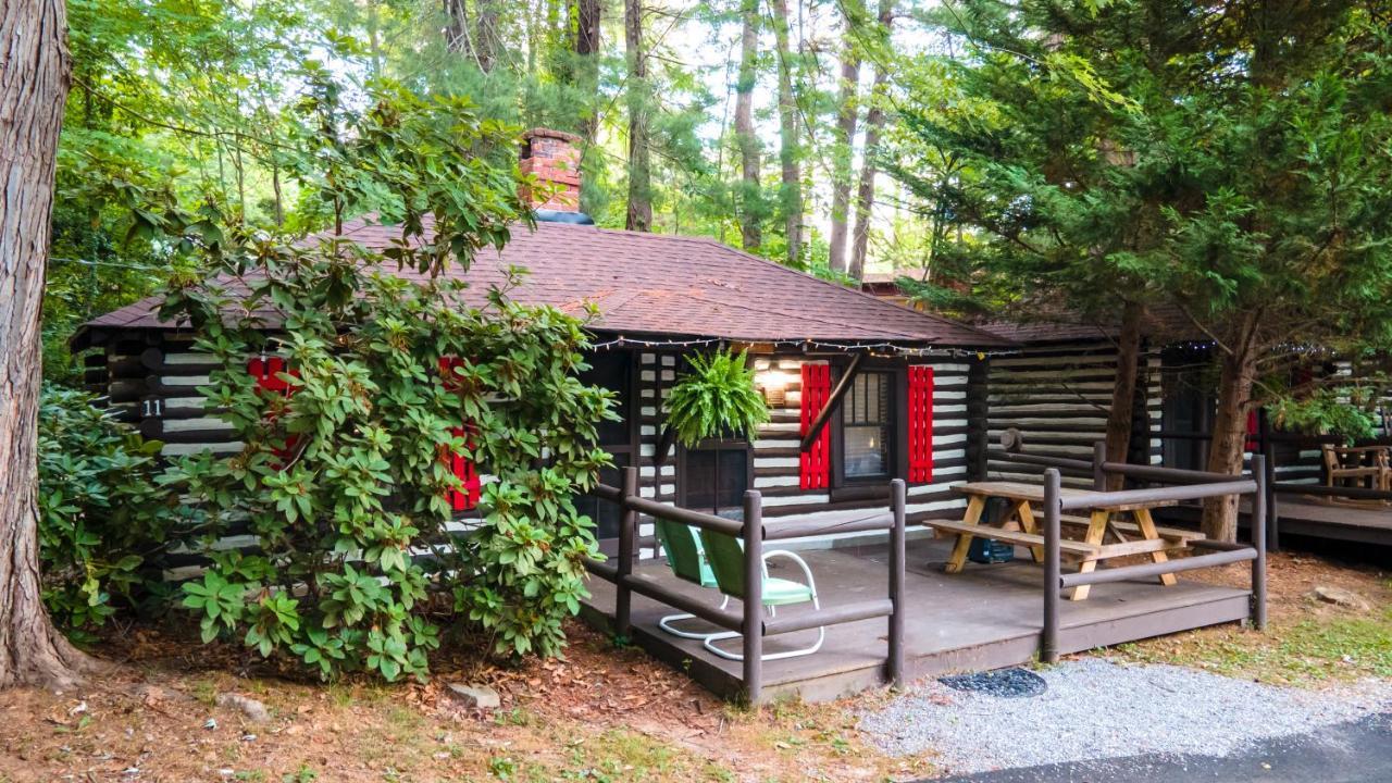 Log Cabin Motor Court 阿什维尔 外观 照片