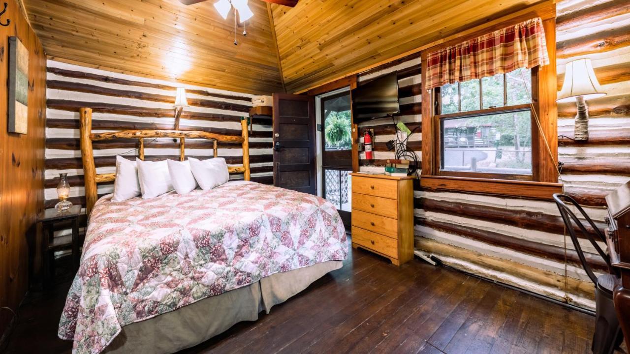 Log Cabin Motor Court 阿什维尔 外观 照片