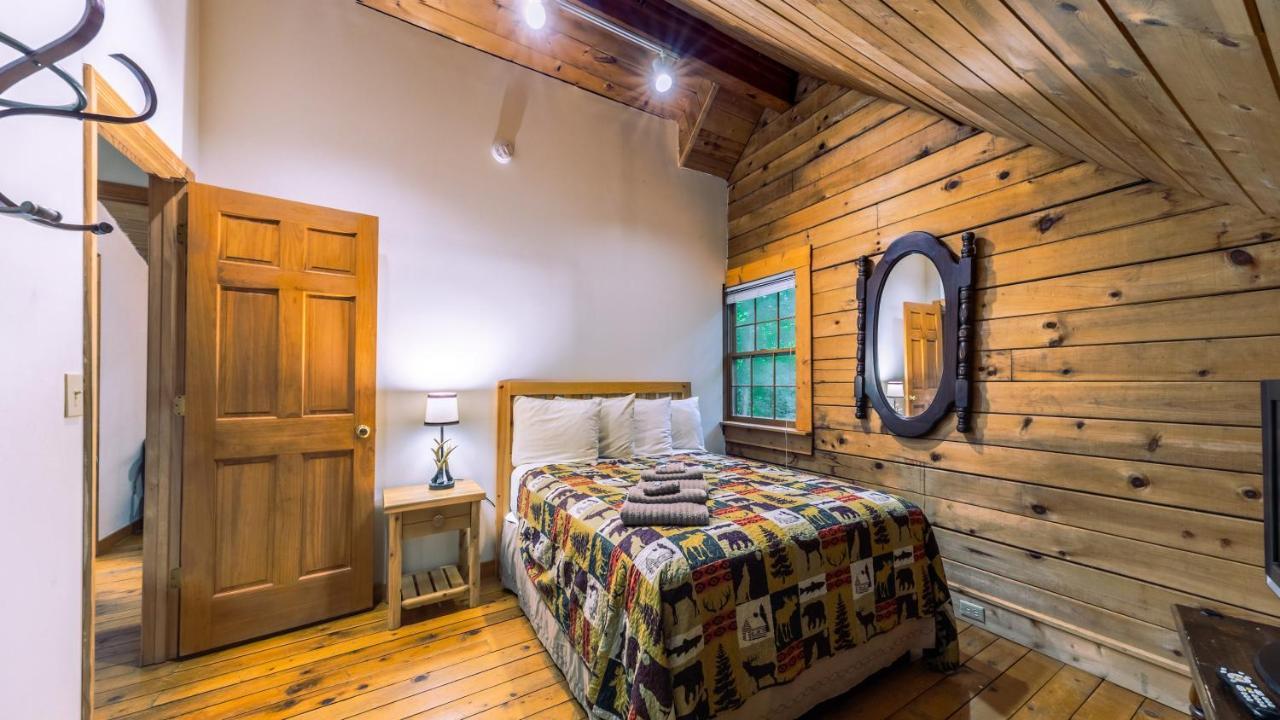 Log Cabin Motor Court 阿什维尔 外观 照片