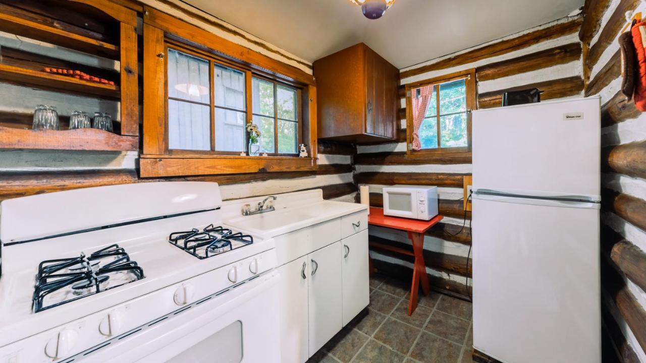 Log Cabin Motor Court 阿什维尔 外观 照片