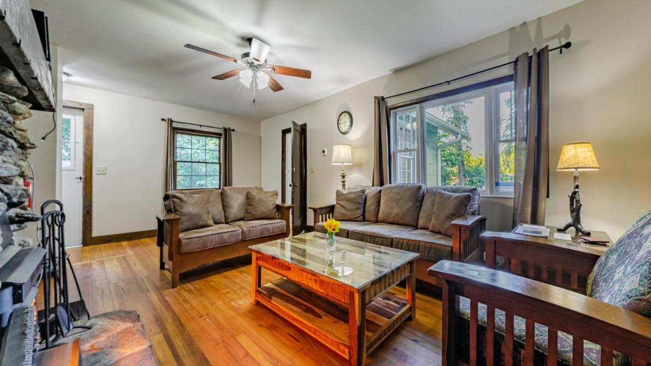 Log Cabin Motor Court 阿什维尔 外观 照片