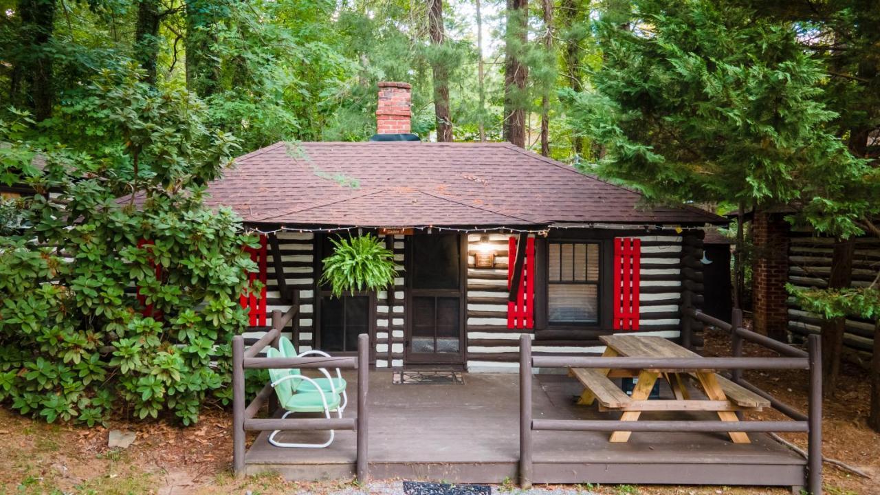 Log Cabin Motor Court 阿什维尔 外观 照片